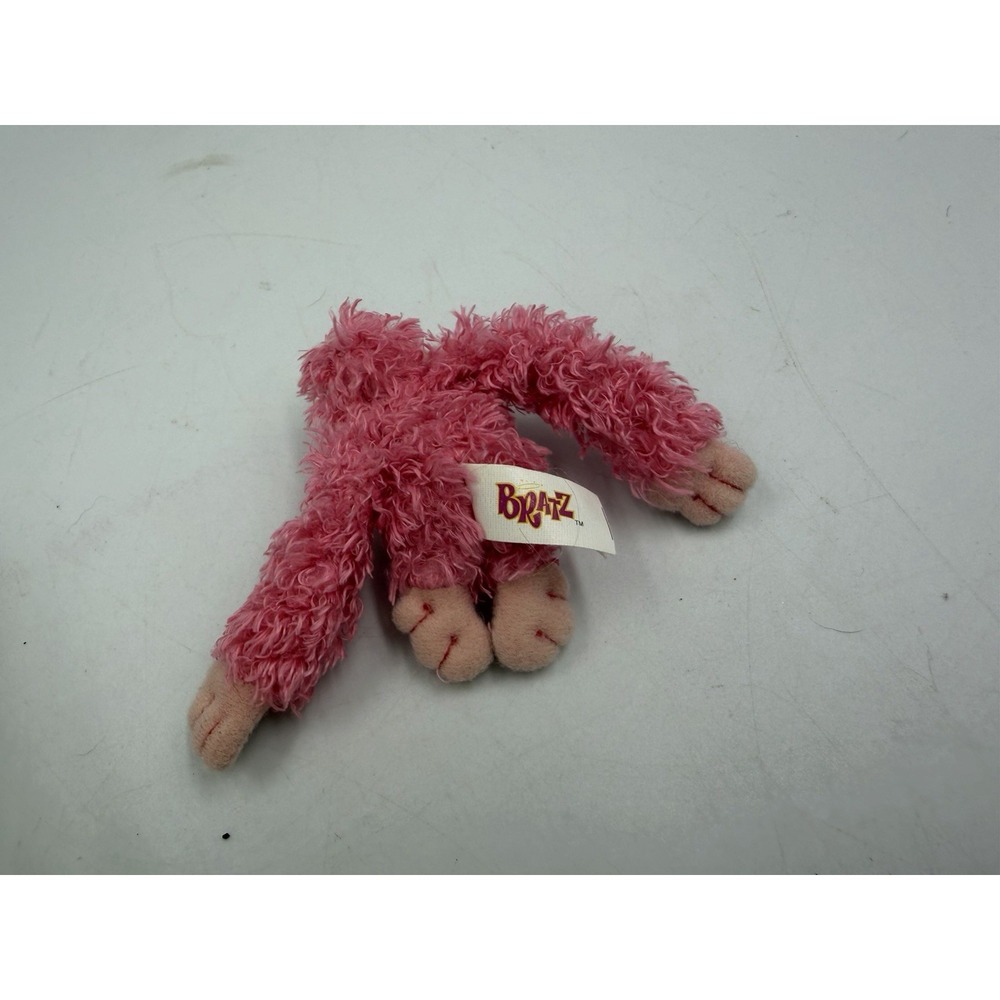 SLUMBER PARTY MEYGAN Pink Plush Monkey for Bratz Doll, Water Bottles, & Pillows - Picture 6 of 8